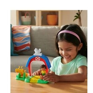 CoComelon Lane Fun at the Barn Playset Toy Figures‎ Kids Ages 3-5 NEW